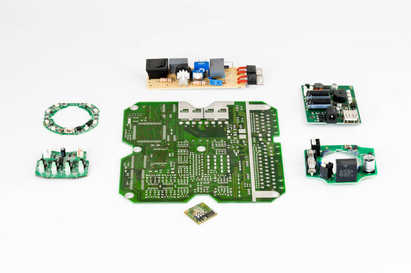 Circuiti stampati e schede elettroniche.