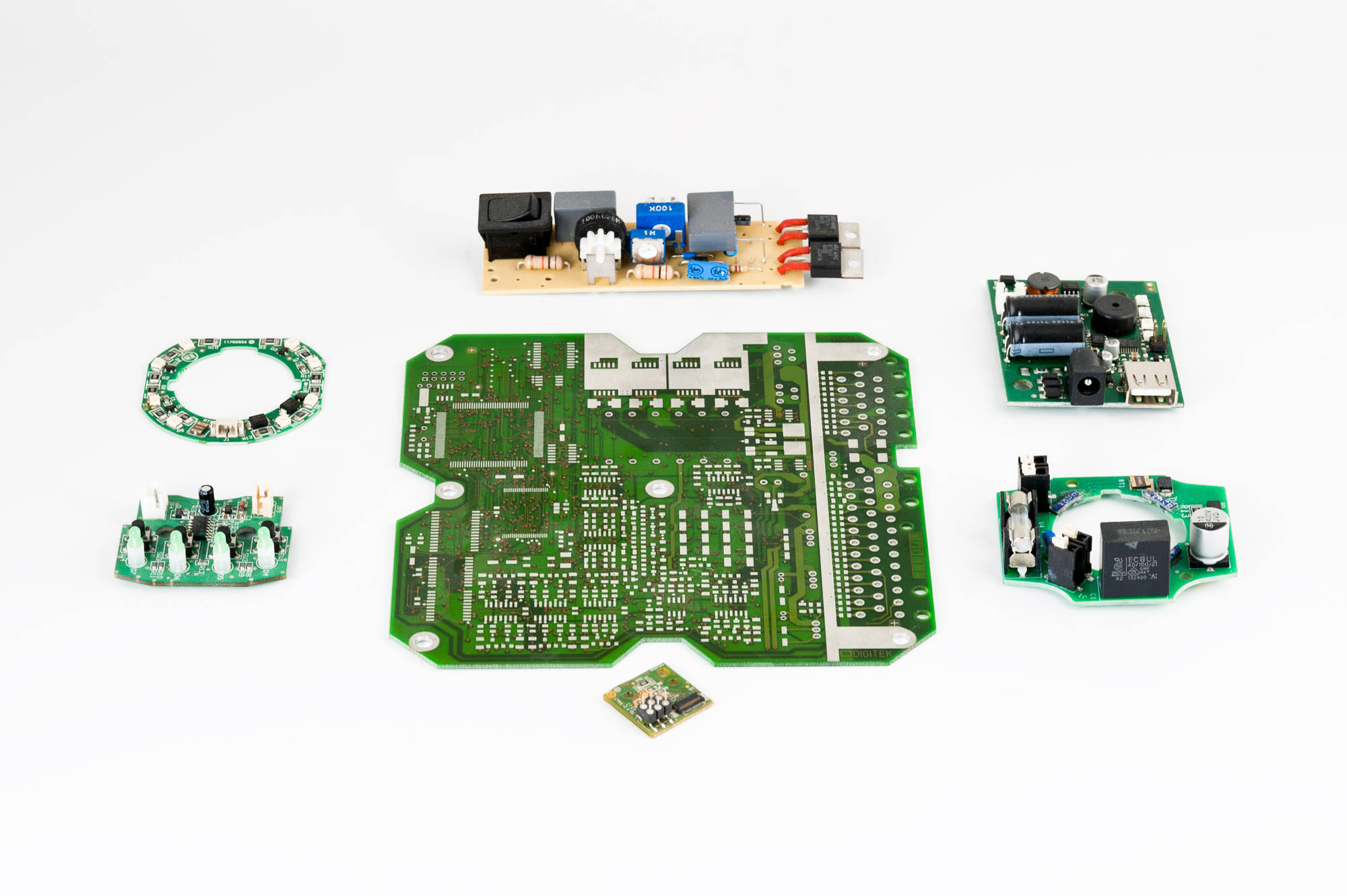 Circuiti stampati e schede elettroniche.